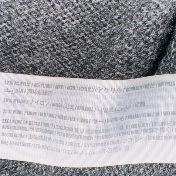 Abercrombie & Fitch V-Neck Wool blend Oversized Sweater ‎ - Women's - Picture 5 of 6